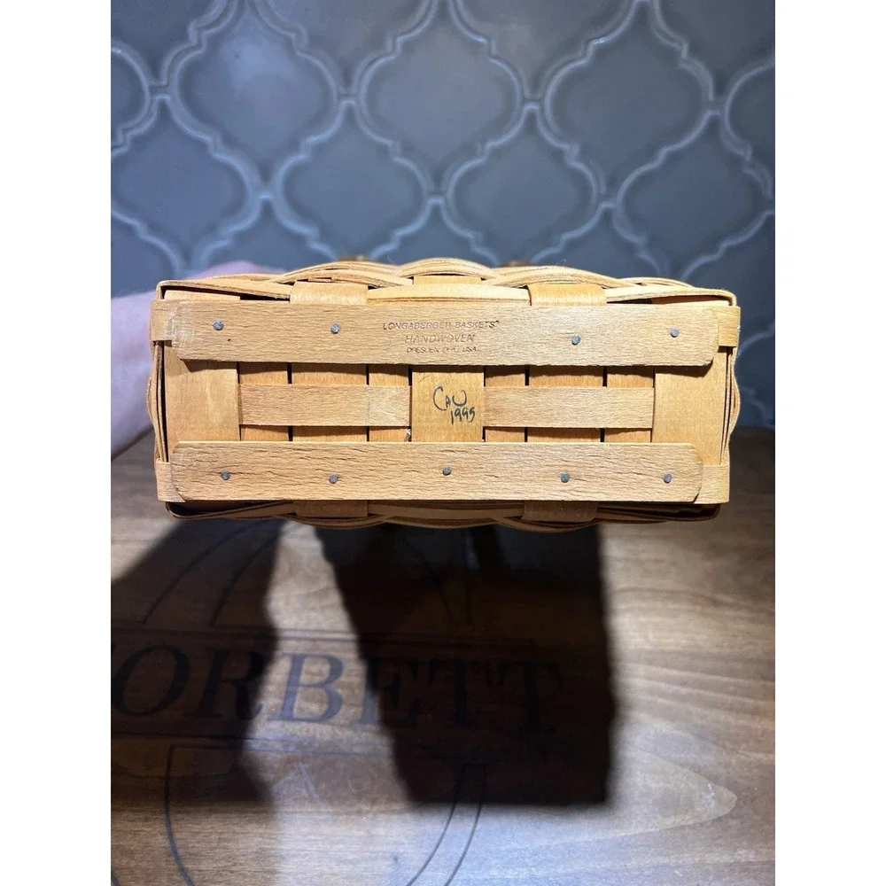 Longaberger Basket Collectors Club With Plaid‎ Liner And Plastic Protector